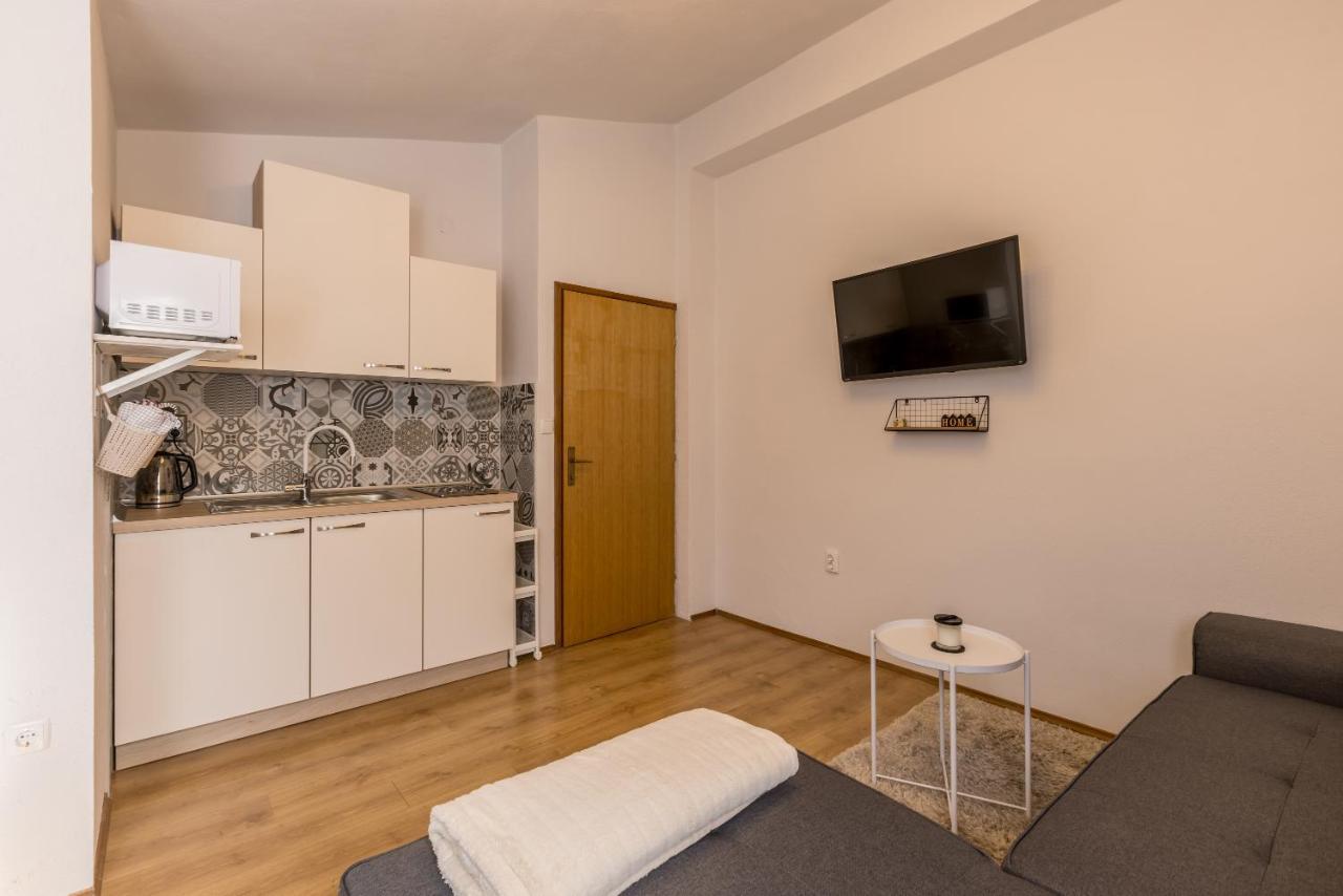 Apartment Lamaro Kastela Bagian luar foto