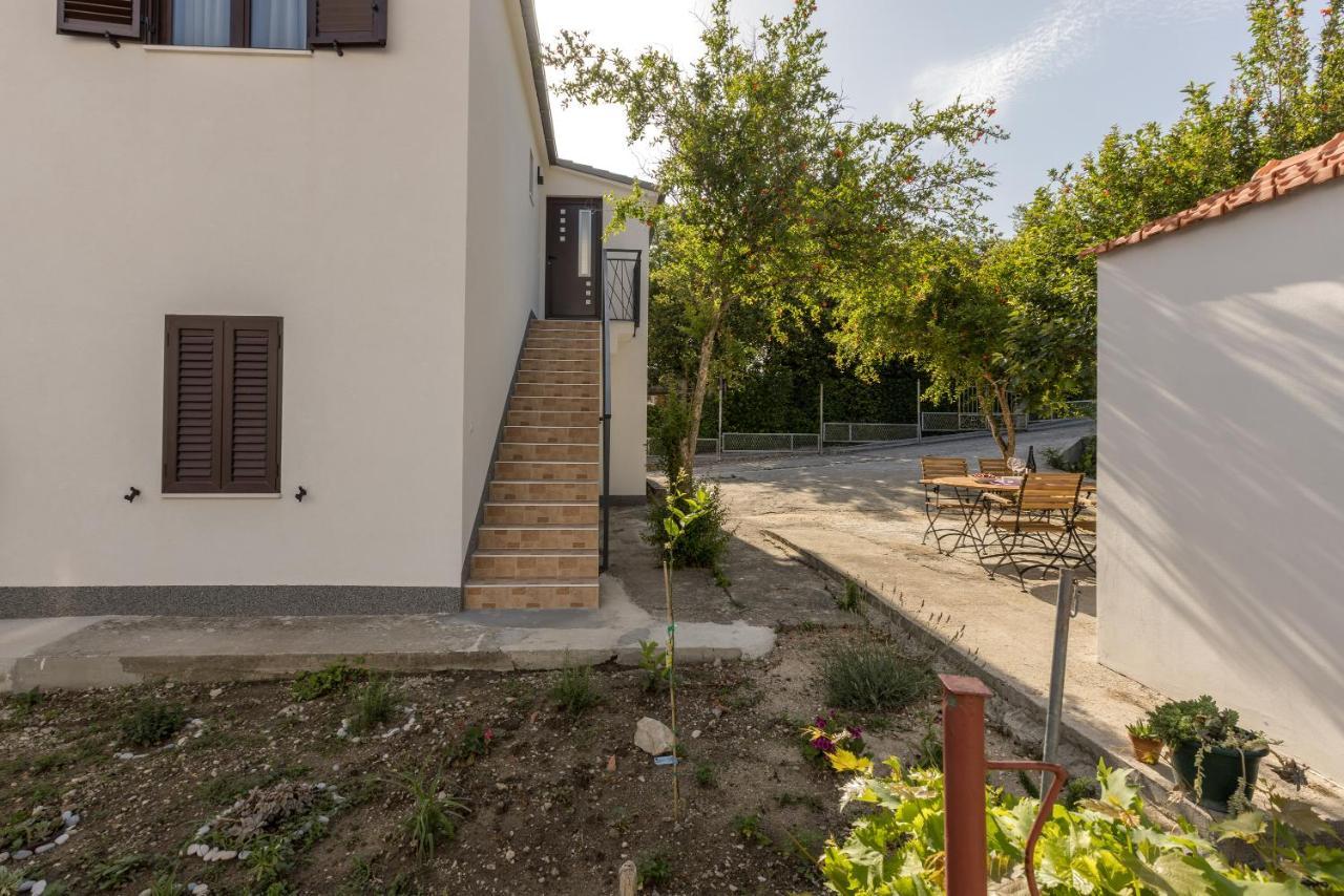 Apartment Lamaro Kastela Bagian luar foto