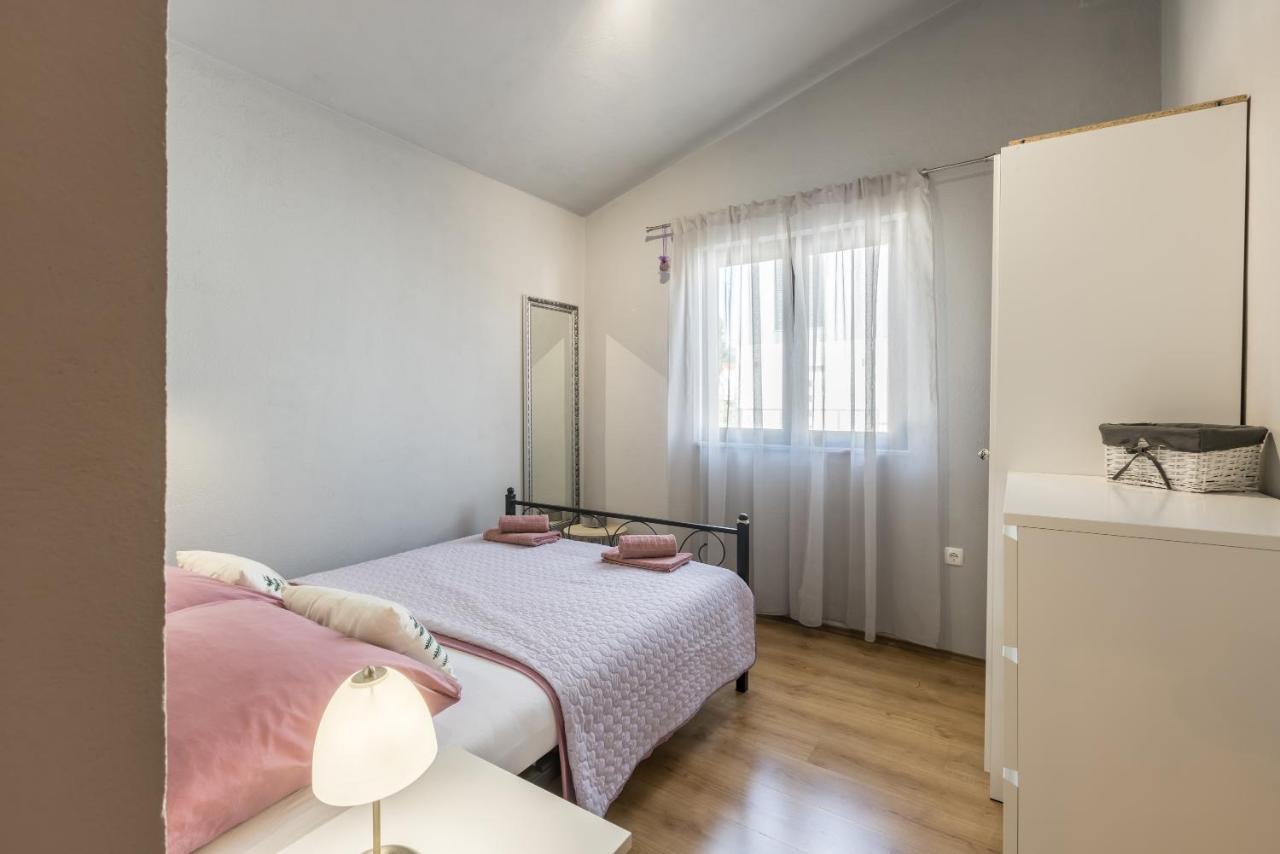 Apartment Lamaro Kastela Bagian luar foto