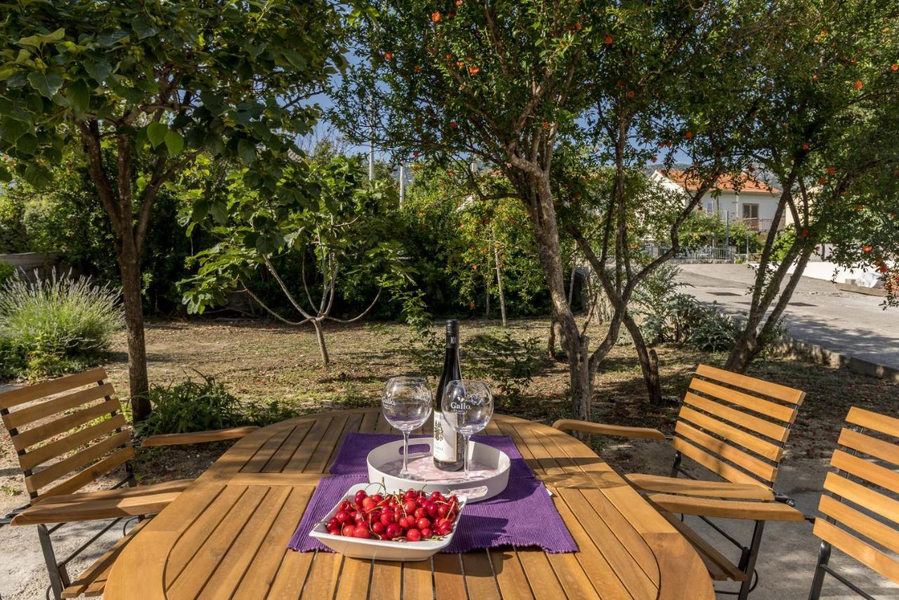 Apartment Lamaro Kastela Bagian luar foto