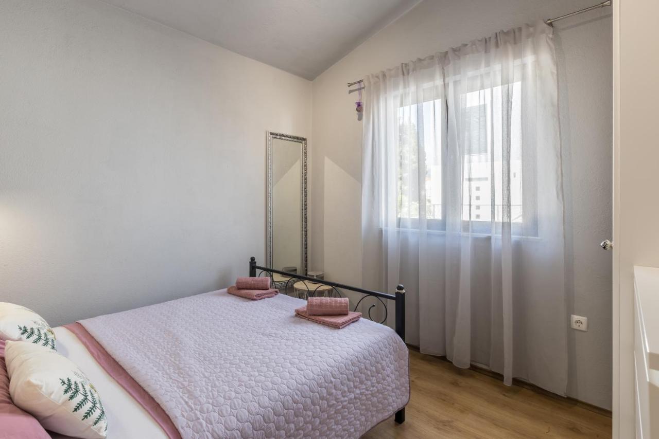 Apartment Lamaro Kastela Bagian luar foto
