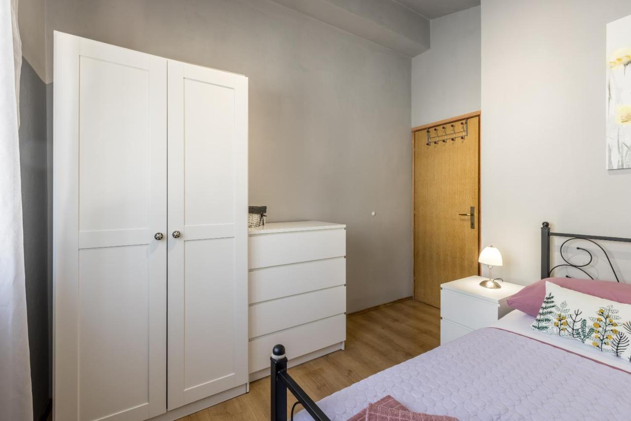 Apartment Lamaro Kastela Bagian luar foto
